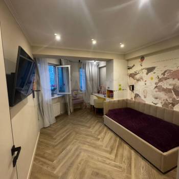 Продается Многокомнатная квартира, 98 м²