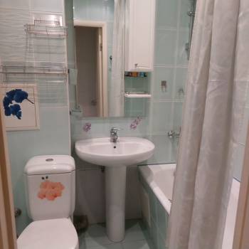 Продается 1-комнатная квартира, 45 м²