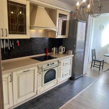 Сдается 2-х комнатная квартира, 95 м²