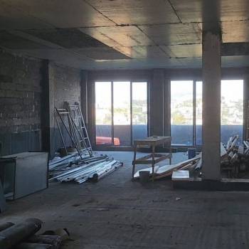 Продается 1-комнатная квартира, 112 м²