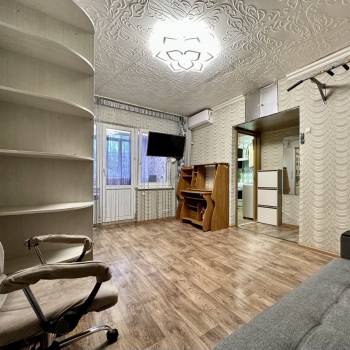 Продается 1-комнатная квартира, 32 м²