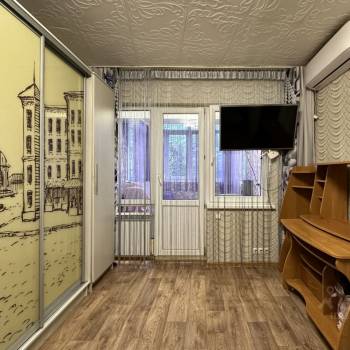 Продается 1-комнатная квартира, 32 м²