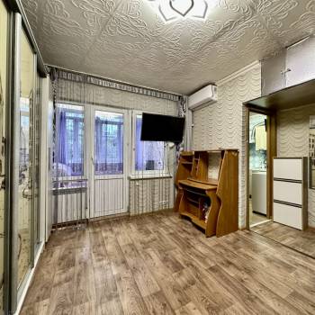 Продается 1-комнатная квартира, 32 м²