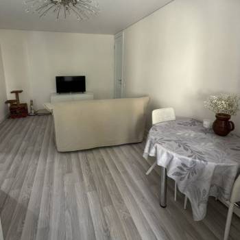 Продается 1-комнатная квартира, 32 м²