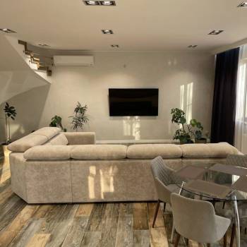 Продается Дом, 210 м²