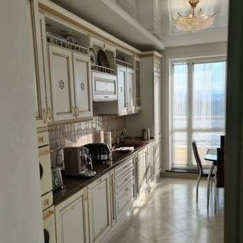 Продается 2-х комнатная квартира, 121 м²