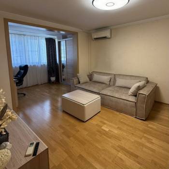 Сдается 2-х комнатная квартира, 65 м²