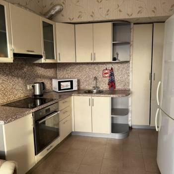 Продается 1-комнатная квартира, 59,2 м²