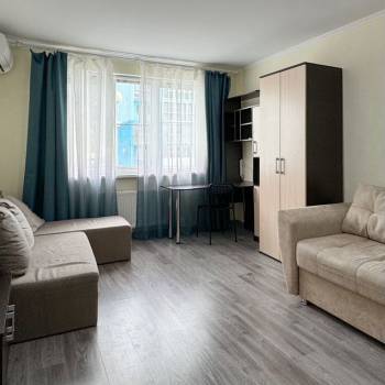 Сдается 1-комнатная квартира, 42 м²