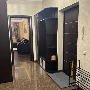 Сдается 2-х комнатная квартира, 80 м²