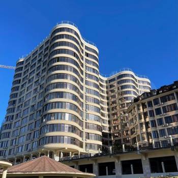 Продается 1-комнатная квартира, 42 м²