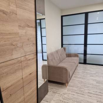 Продается 1-комнатная квартира, 42 м²