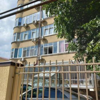 Продается 1-комнатная квартира, 65,7 м²