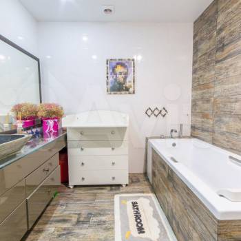 Продается 2-х комнатная квартира, 56 м²