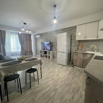 Сдается 2-х комнатная квартира, 77 м²