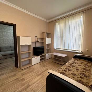 Продается 1-комнатная квартира, 42 м²