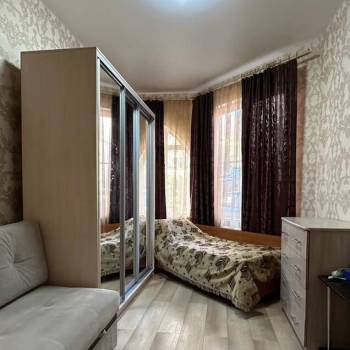 Продается 1-комнатная квартира, 42 м²