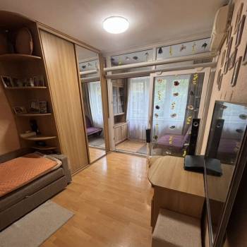 Продается 1-комнатная квартира, 29,9 м²