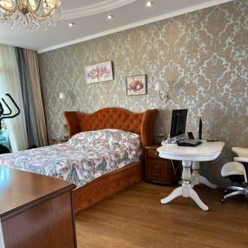 Продается 2-х комнатная квартира, 106 м²