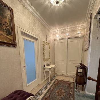 Продается 2-х комнатная квартира, 106 м²