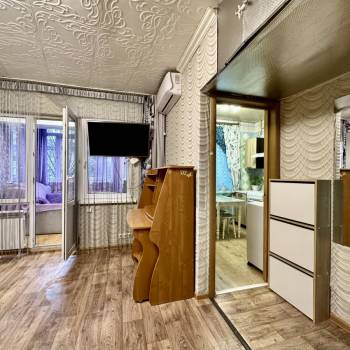 Продается 1-комнатная квартира, 32 м²
