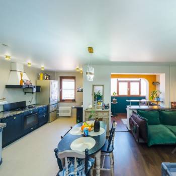 Продается Многокомнатная квартира, 94 м²