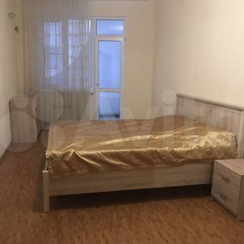 Сдается Многокомнатная квартира, 90 м²