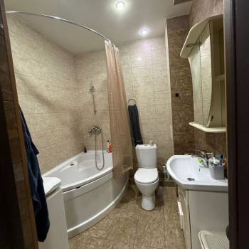 Сдается 2-х комнатная квартира, 100 м²