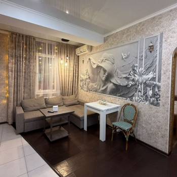 Сдается 2-х комнатная квартира, 100 м²