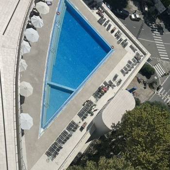 Сдается 1-комнатная квартира, 57,6 м²