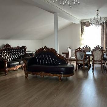 Сдается 2-х комнатная квартира, 110 м²