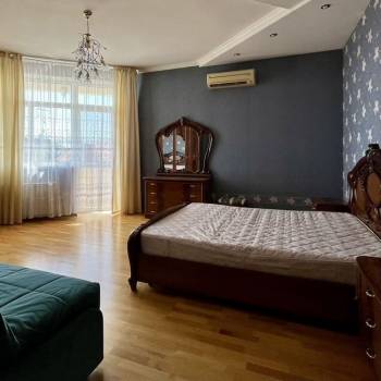 Сдается 2-х комнатная квартира, 91 м²