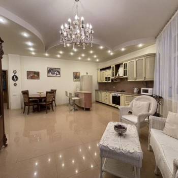Продается Многокомнатная квартира, 147,2 м²