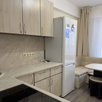 Сдается 1-комнатная квартира, 56 м²