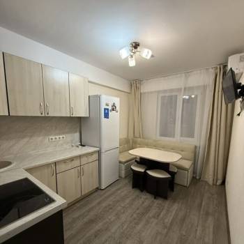 Сдается 1-комнатная квартира, 56 м²