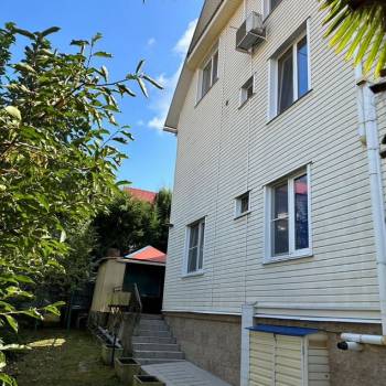 Продается Дом, 370 м²