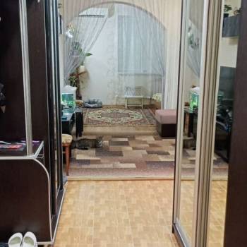 Продается 1-комнатная квартира, 54 м²