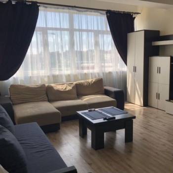 Продается 1-комнатная квартира, 37 м²