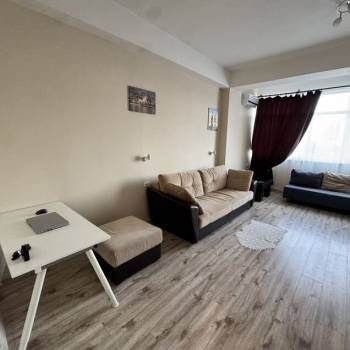 Продается 1-комнатная квартира, 37 м²