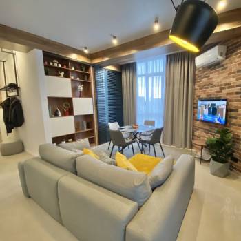 Продается 2-х комнатная квартира, 60 м²