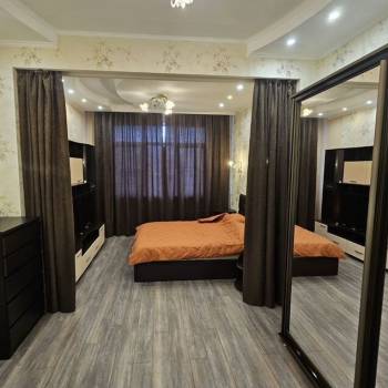 Сдается 1-комнатная квартира, 62 м²