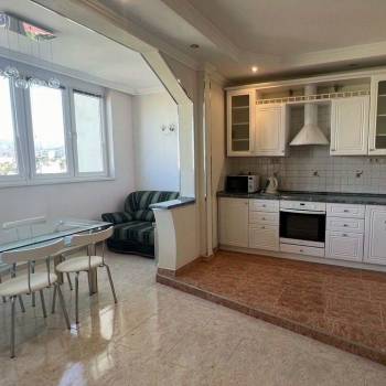 Продается 3-х комнатная квартира, 132 м²