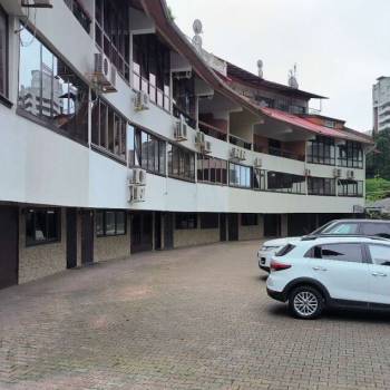 Продается Многокомнатная квартира, 230 м²