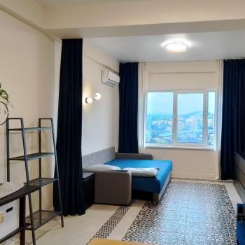 Продается 1-комнатная квартира, 37 м²