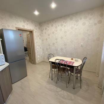 Сдается 1-комнатная квартира, 65 м²