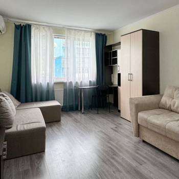 Сдается 1-комнатная квартира, 42 м²