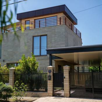 Продается Дом, 180 м²