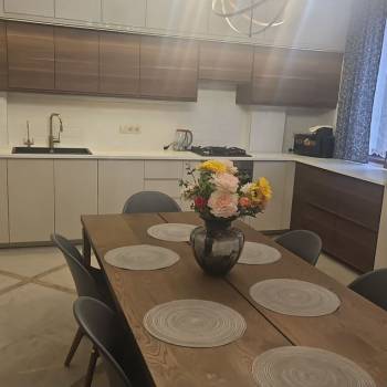 Сдается Дом, 280 м²