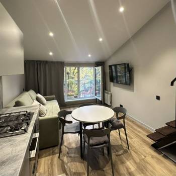 Продается 1-комнатная квартира, 42 м²