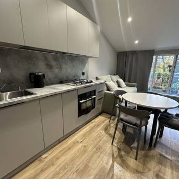 Продается 1-комнатная квартира, 42 м²